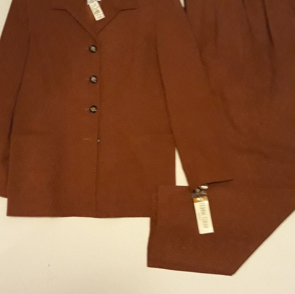 Pant suit